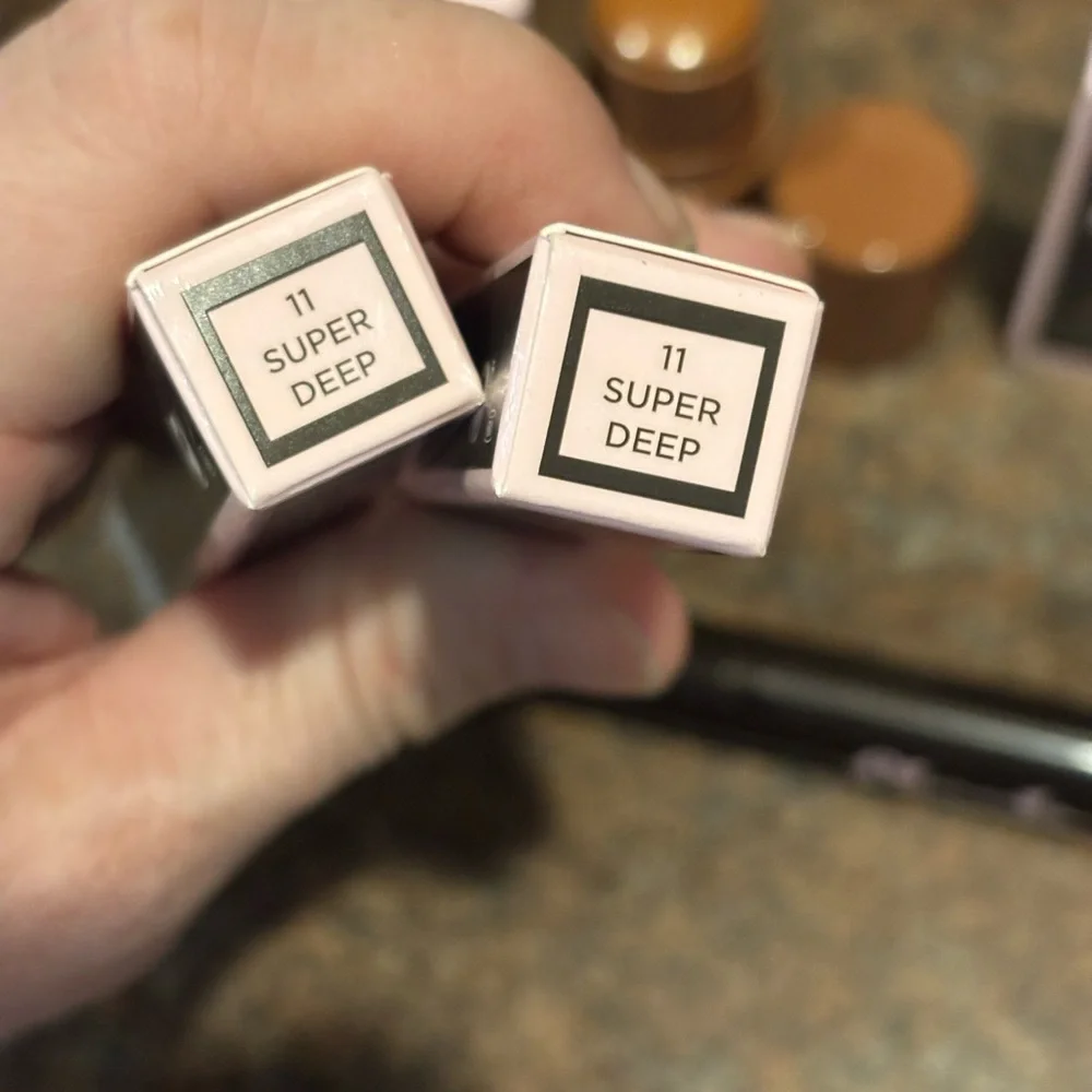 Flesh Beauty Makeup Set foundation and concealer